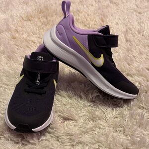Nike Kids Starrunner Sneakers